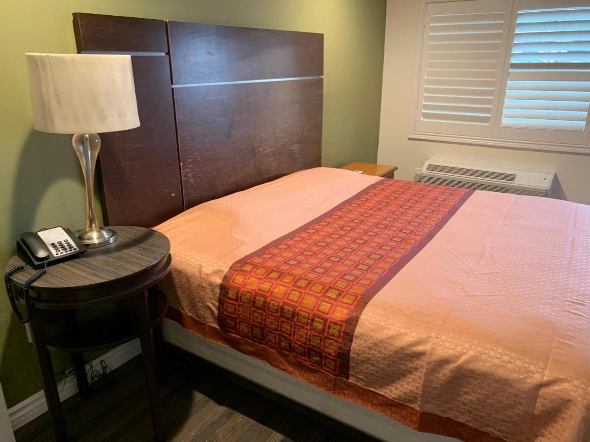 Desert Inn Motel Corona Zewnętrze zdjęcie