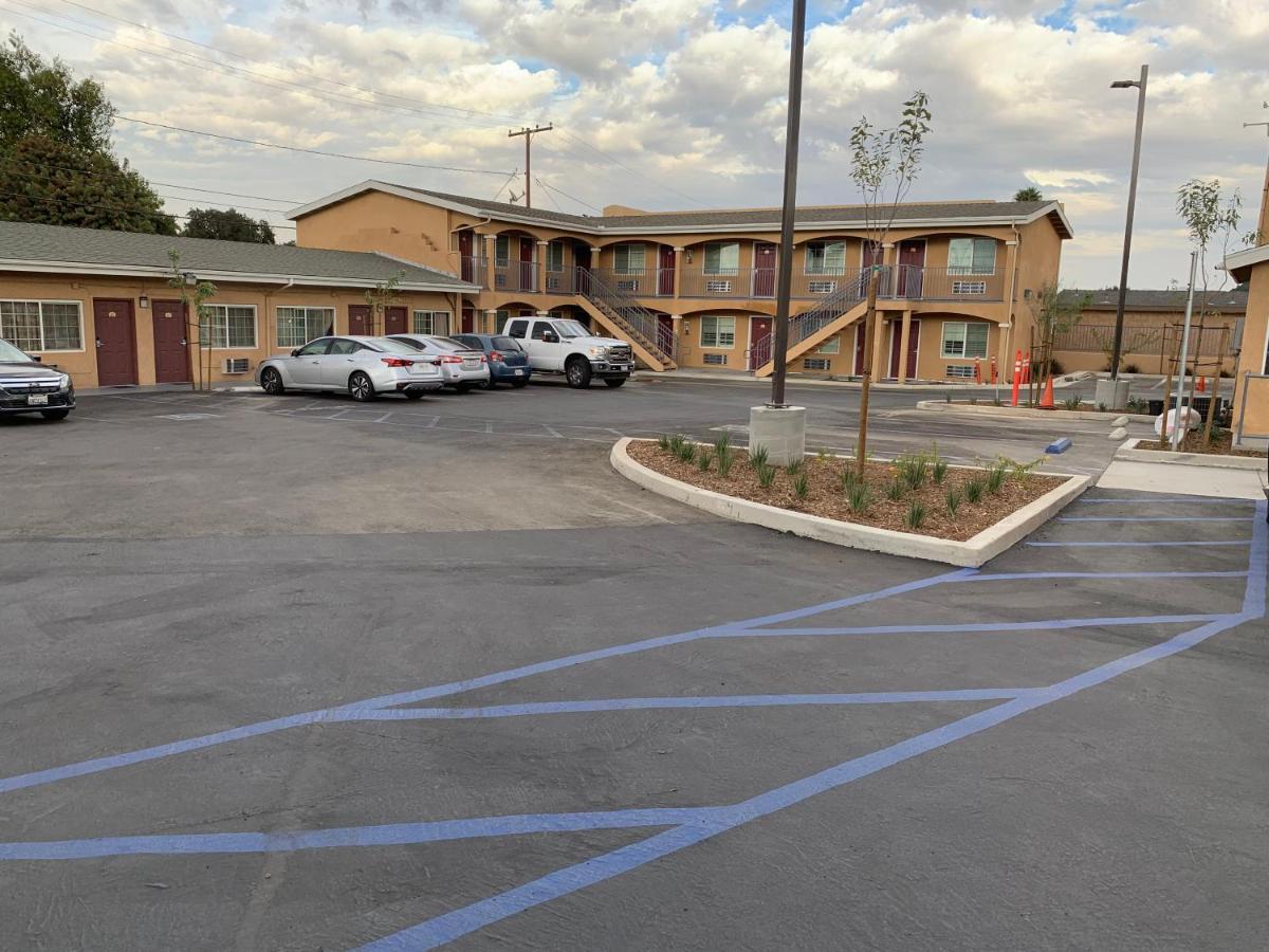 Desert Inn Motel Corona Zewnętrze zdjęcie