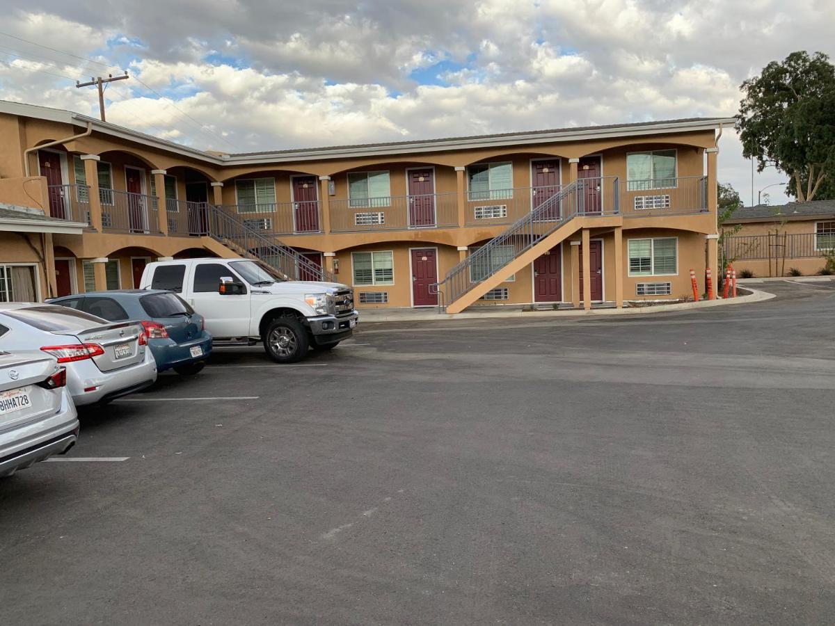 Desert Inn Motel Corona Zewnętrze zdjęcie