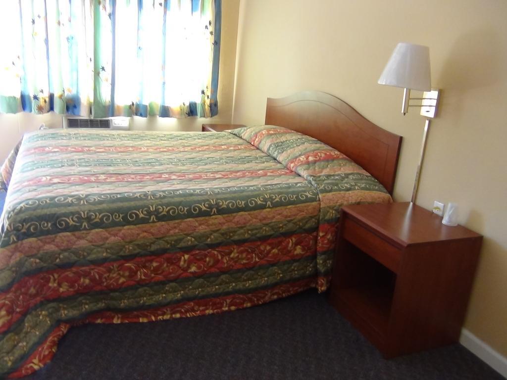 Desert Inn Motel Corona Pokój zdjęcie