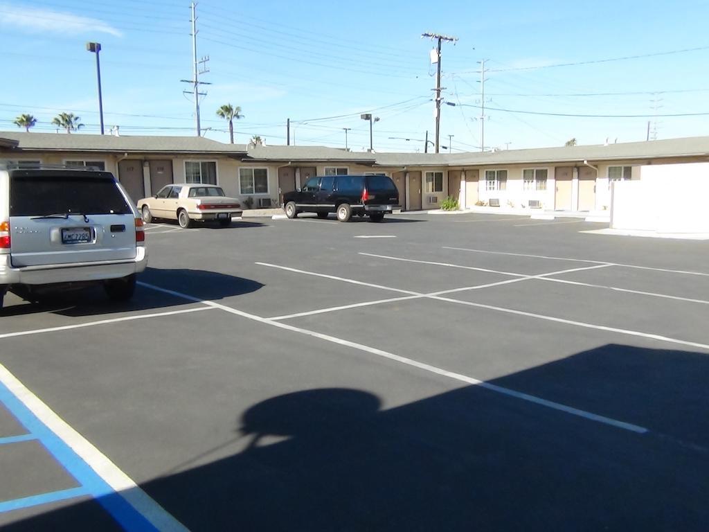 Desert Inn Motel Corona Zewnętrze zdjęcie