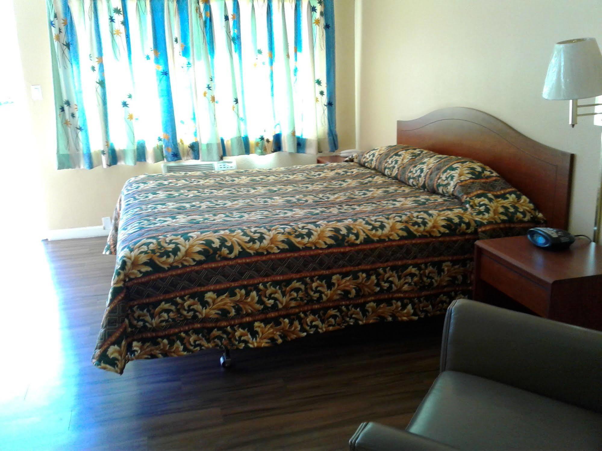 Desert Inn Motel Corona Zewnętrze zdjęcie