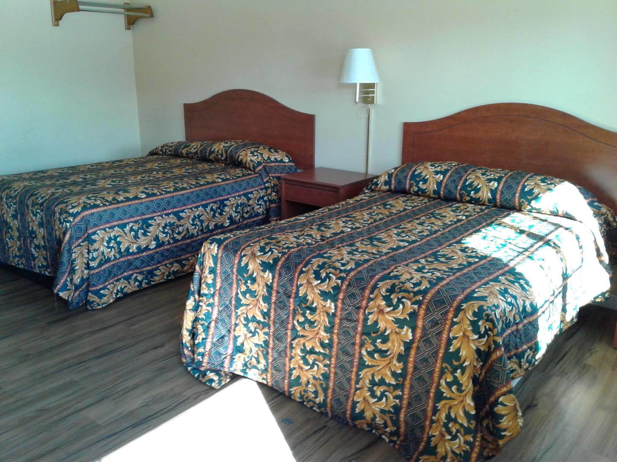 Desert Inn Motel Corona Zewnętrze zdjęcie